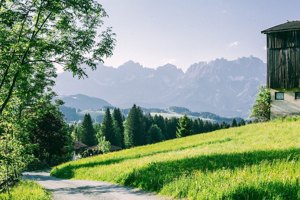 PATONES DE ARRIBA Los pueblos más bonitos y encantados de España