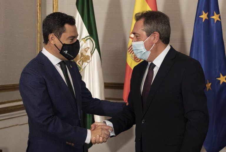 PSOE-A ve «posible» tras reunirse con Moreno un «acuerdo histórico» PSOE-PP