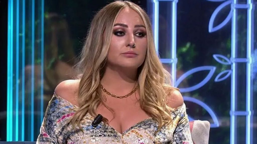 Rocio Flores En Plato De Television