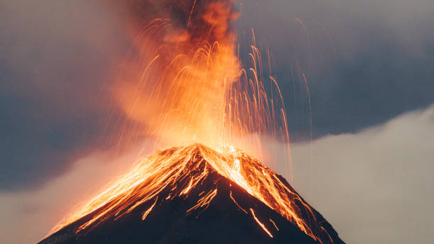 Formación y partes de un volcán 
