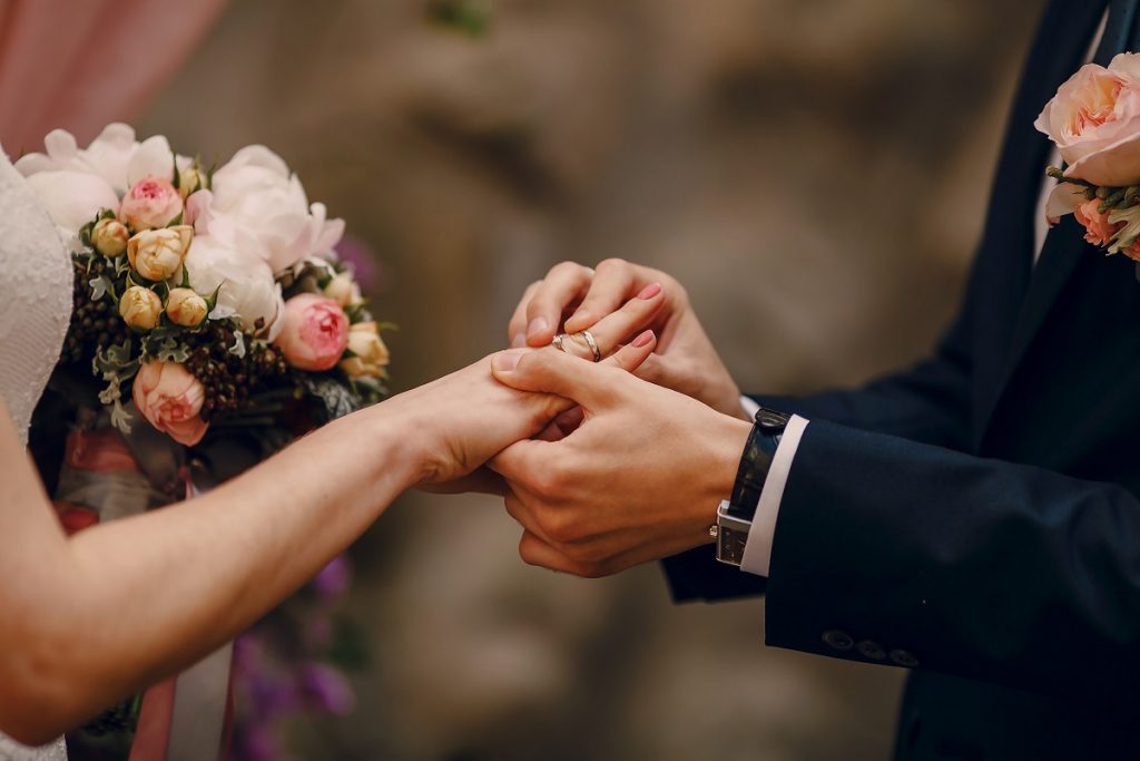 Lo Que Haces Tras Casarte Y Arruina Tu Matrimonio Es..
