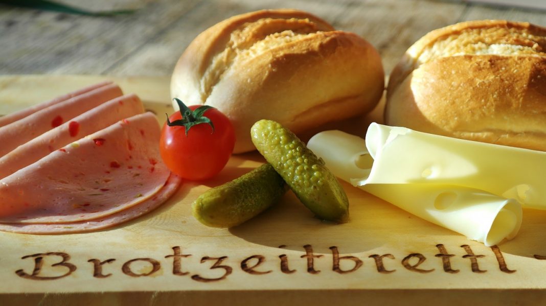 Panini de jamón y queso: el ingrediente secreto que lo hace parecer al de marca