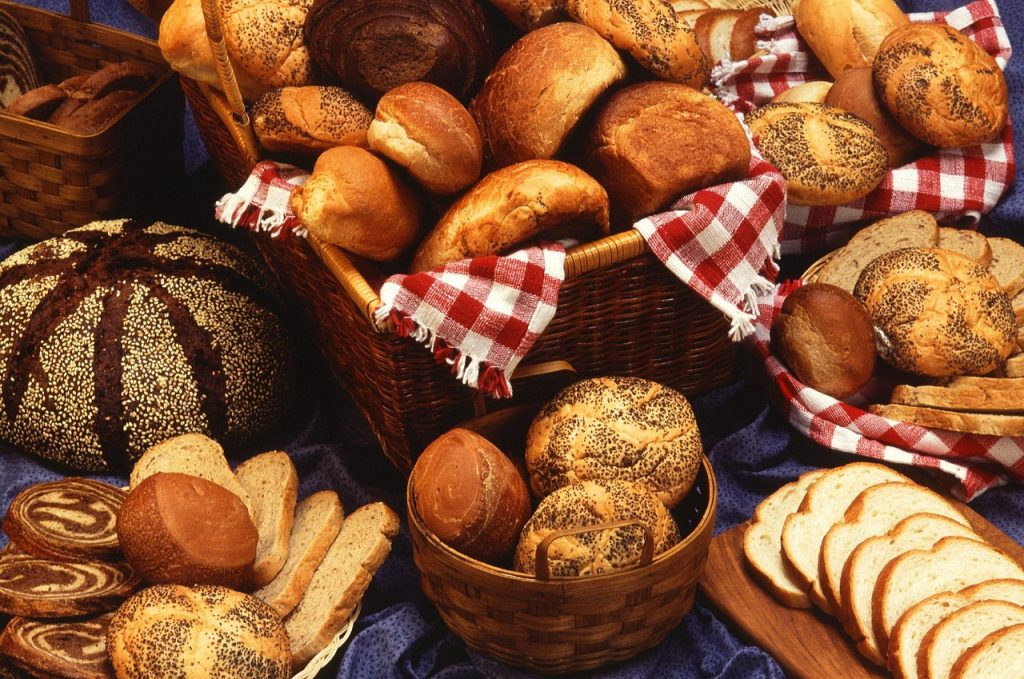 Bollos De Leche: Cómo Hacer El Pan Más Dulce Para Una Merienda