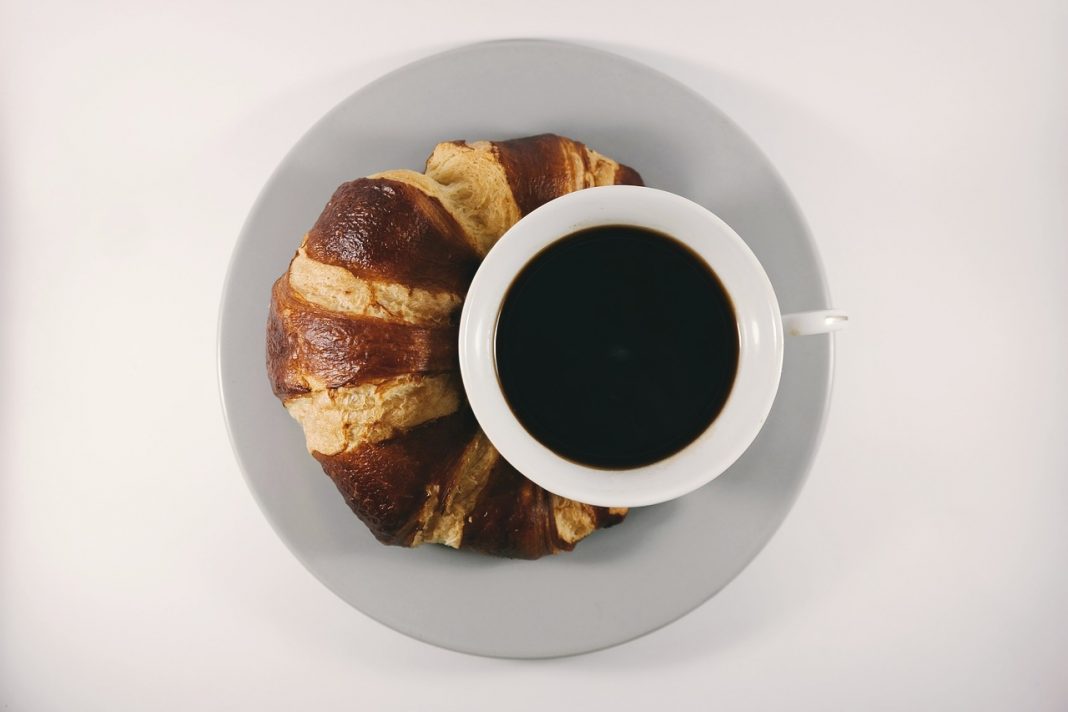 Cómo hacer croissant relleno de chocolate con hojaldre