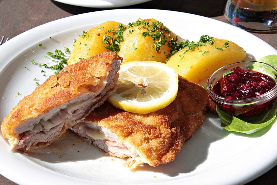 Esto es lo que añade Chicote al cachopo para que tenga menos calorías