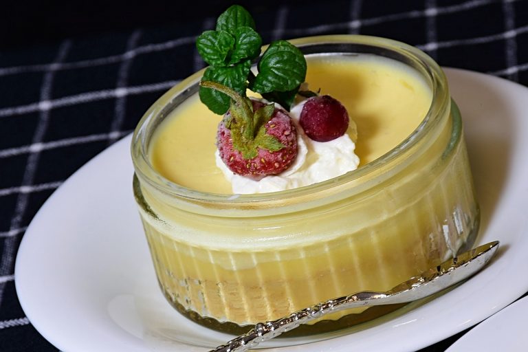 Natillas de chocolate blanco: el pecado que solo debes comer una vez al año
