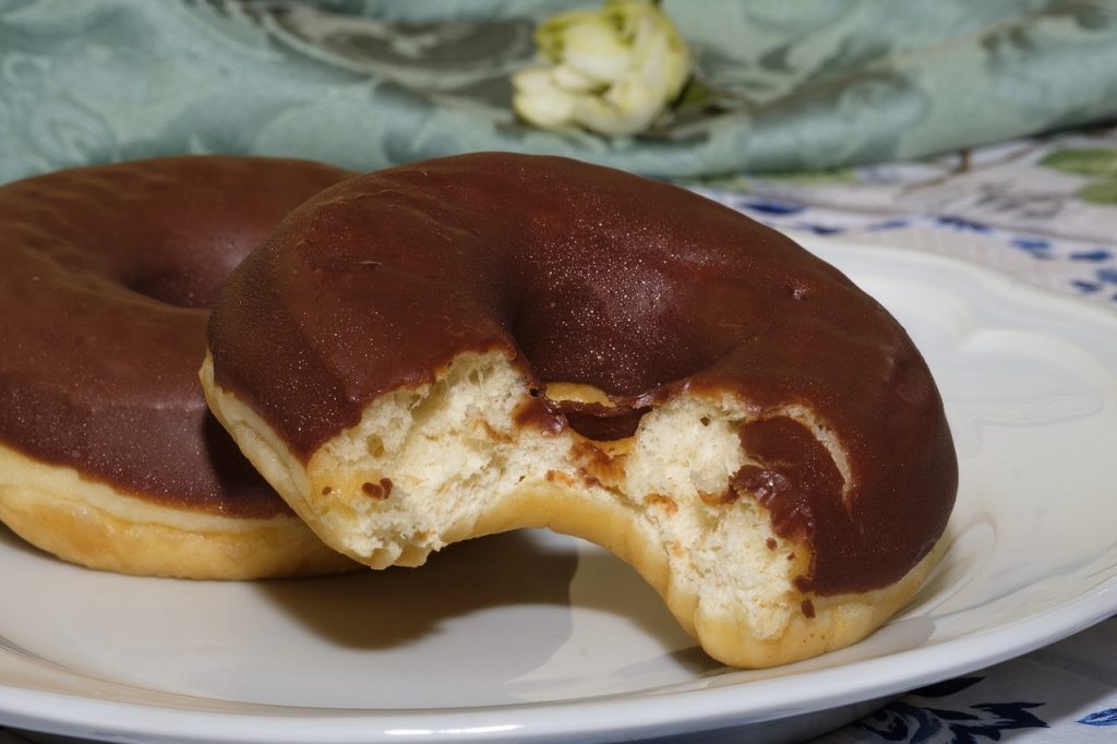 Donuts De Chocolate: Así Puedes Darte El Capricho En Casa