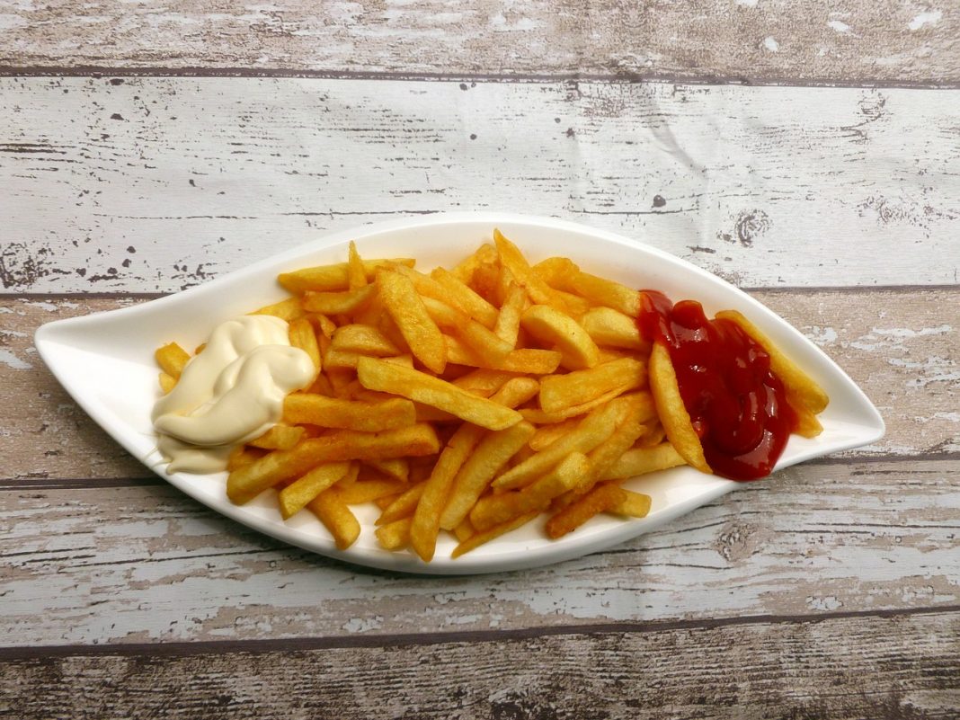 El secreto de los grandes chefs para hacer unas patatas fritas crujientes