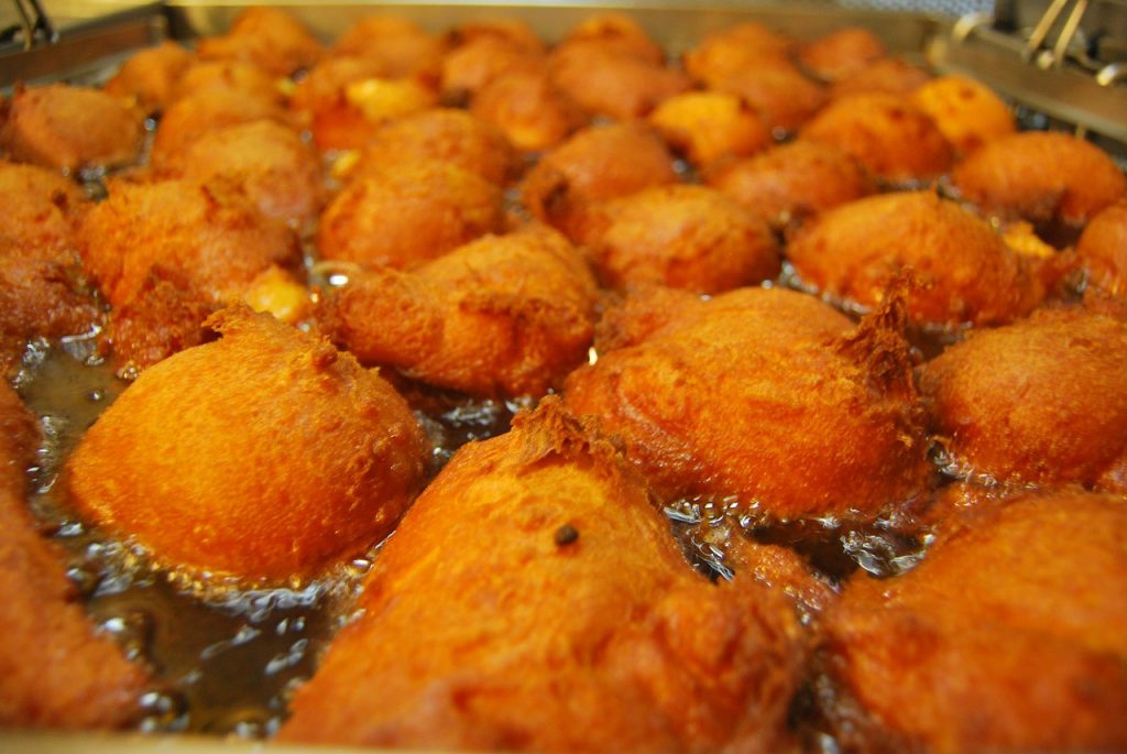 Huevos Tontos: Cómo Prepararlos Y Aprovechar El Pan Duro