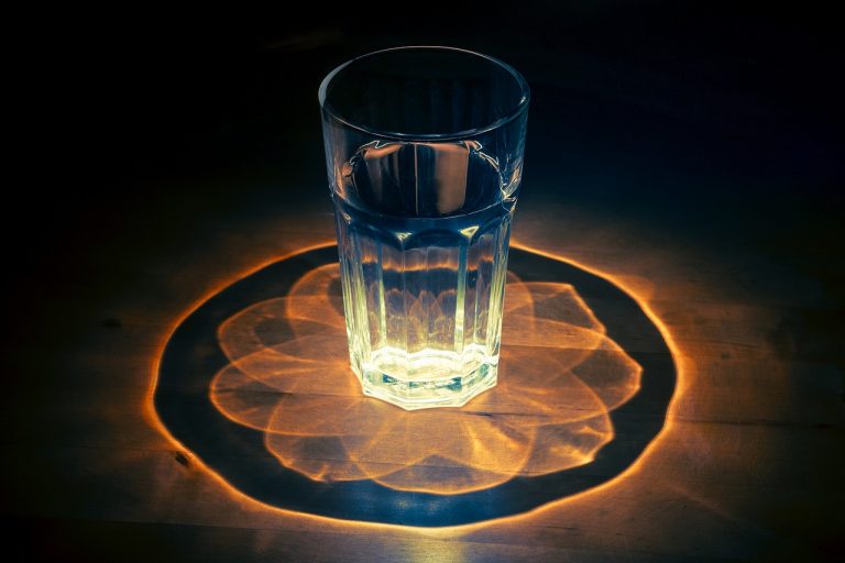 Así puedes conseguir agua destilada en casa