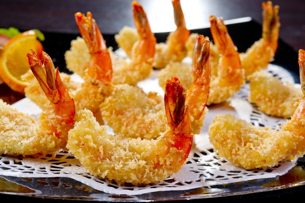 Gambas con gabardina: el aperitivo más sabroso que haces en 10 minutos