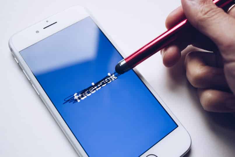 Facebook: los efectos negativos que han estado ocultando
