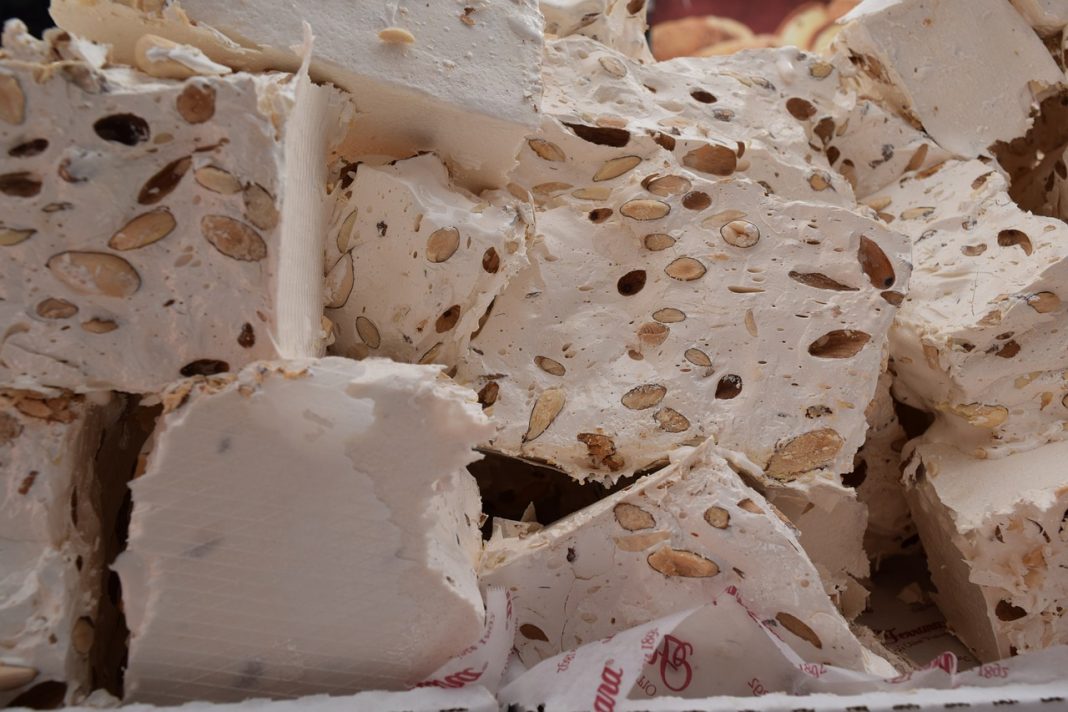 Cómo hacer turrón de almendras