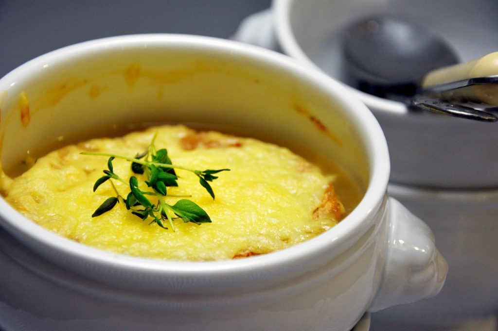 Sopa de cebolla: cuánto tiempo dejarla cocer para que salga deliciosa