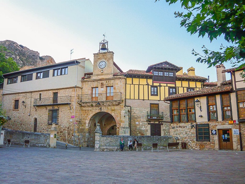 Pueblos De Burgos Con Un Encanto Especial Para Visitar En Otoño