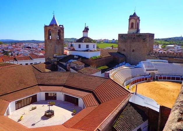 Pueblos Bonitos De Extremadura A Los Que Escaparte En El Puente Del Pilar