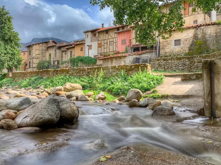 Pueblos Bonitos De Extremadura A Los Que Escaparte En El Puente Del Pilar