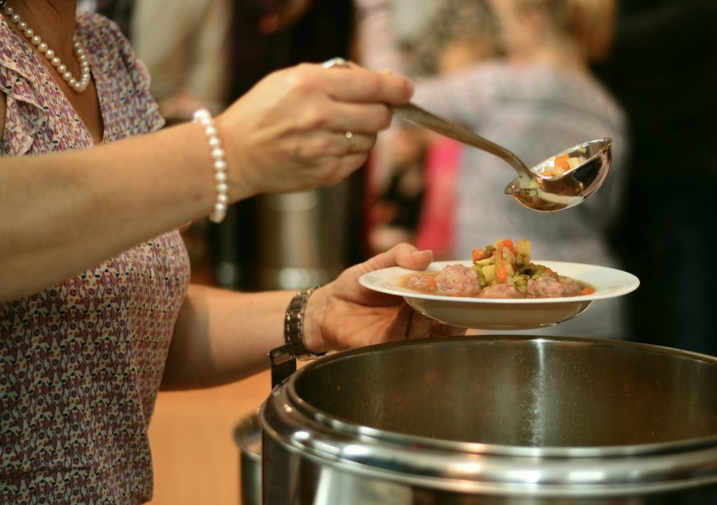 Descubre La Receta Tradicional De La “Olla Podrida” De Atienza: El Sabor Auténtico De Guadalajara En Tu Mesa 132 El Toque Final: Maridaje Y Buen Pan