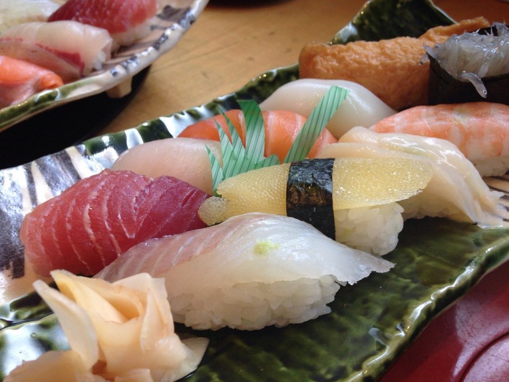 Los pasos que debes seguir para hacer un sushi de escándalo en casa