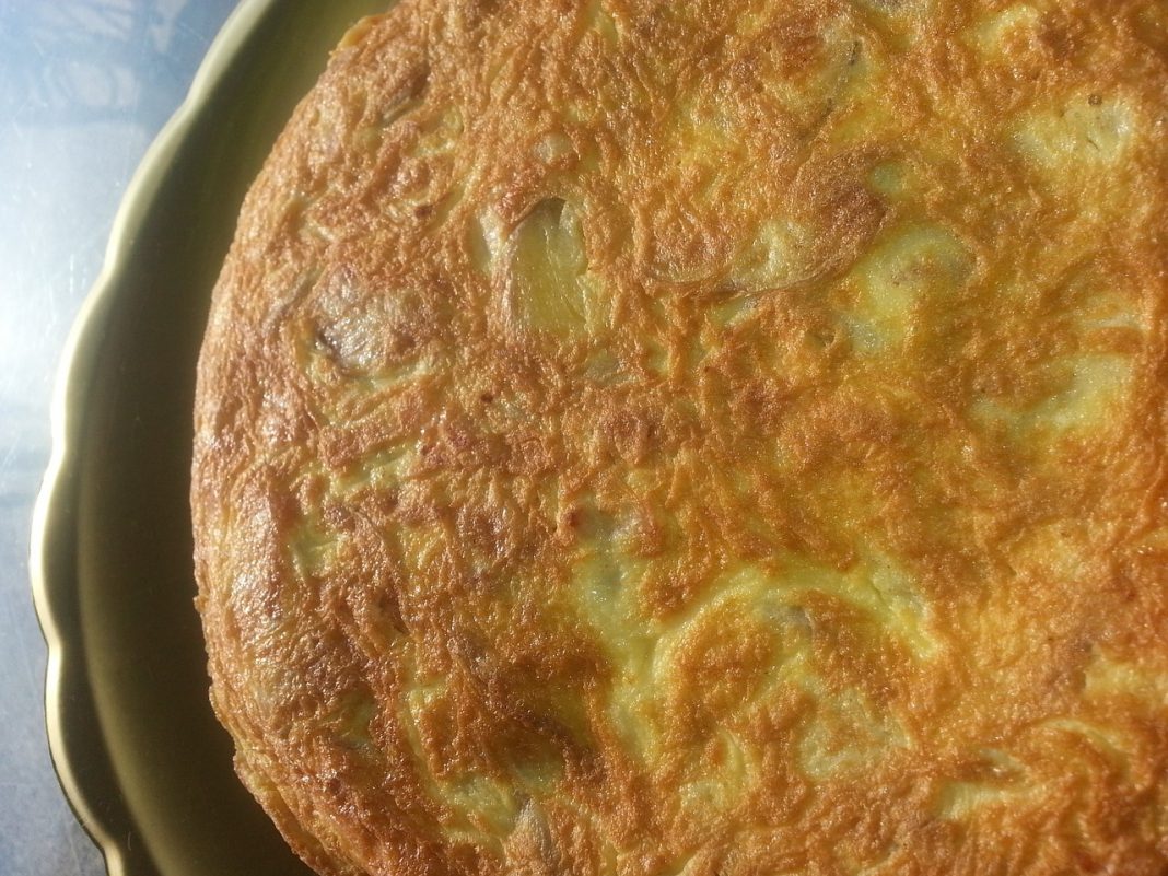 La receta para hacer una tortilla de patatas en olla express