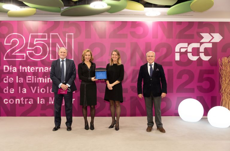 FCC premia a ONU Mujeres y a la  Real Federación Española de Deportes de Invierno en el 25 N