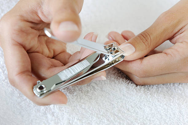 Así Puedes Ablandar Las Cutículas De Las Uñas De Las Manos 2 La Limpieza Debe Hacerse Con Cuidado