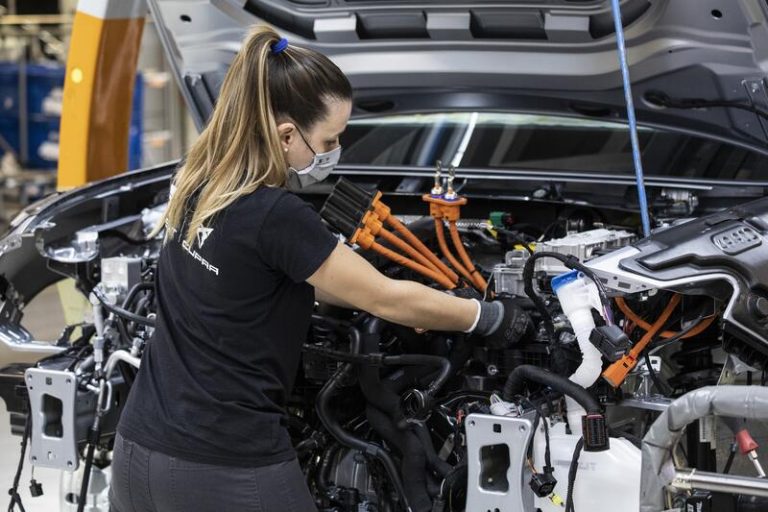 El empleo en la automoción española cierra el trimestre con una subida del 0,6%