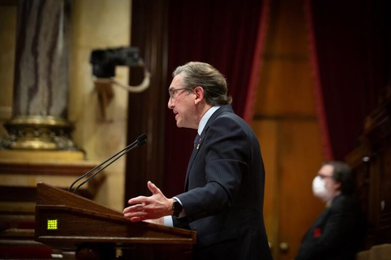Consejero catalán de Hacienda niega que gobiernos independentistas hayan generado un «descalabro» en la economía