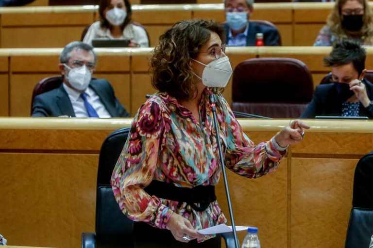Montero admite ante Junts que la ejecución de las inversiones en Cataluña es «lenta»