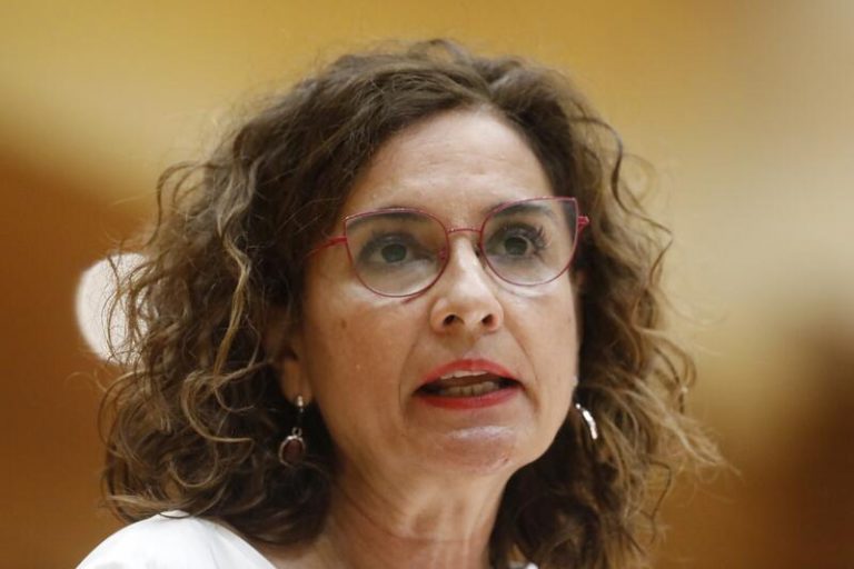 Montero pone en valor el «aumento de un 46%» de los fondos a Dependencia