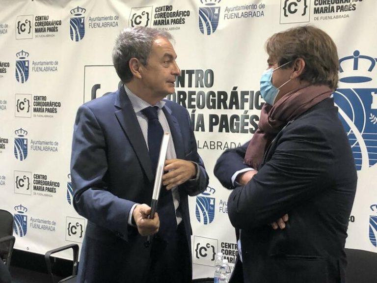 Zapatero ironiza sobre el Gobierno de coalición