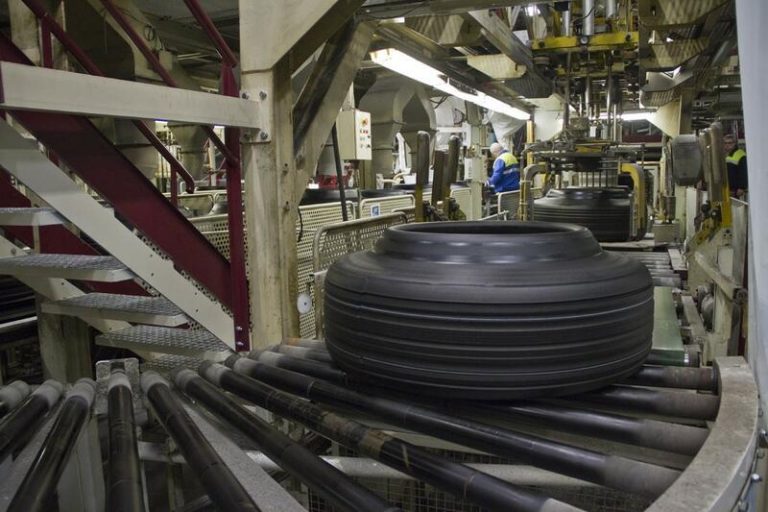 Michelin parará la producción cuatro jornadas en noviembre en la planta de Valladolid