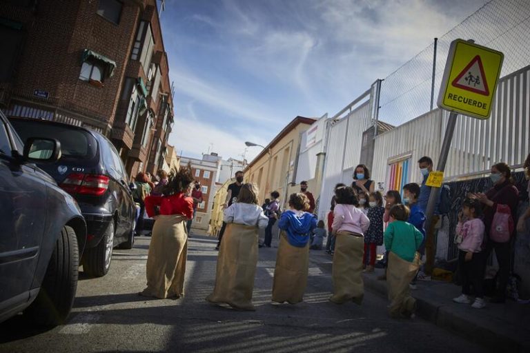 La ‘Revuelta Escolar’ para restringir el tráfico en entornos escolares vuelve a las calles