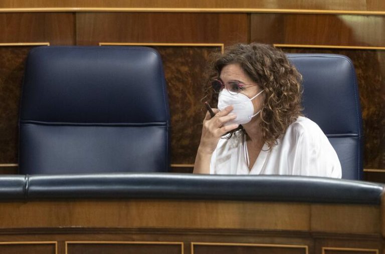 Montero remarca al PNV que es «socio prioritario»