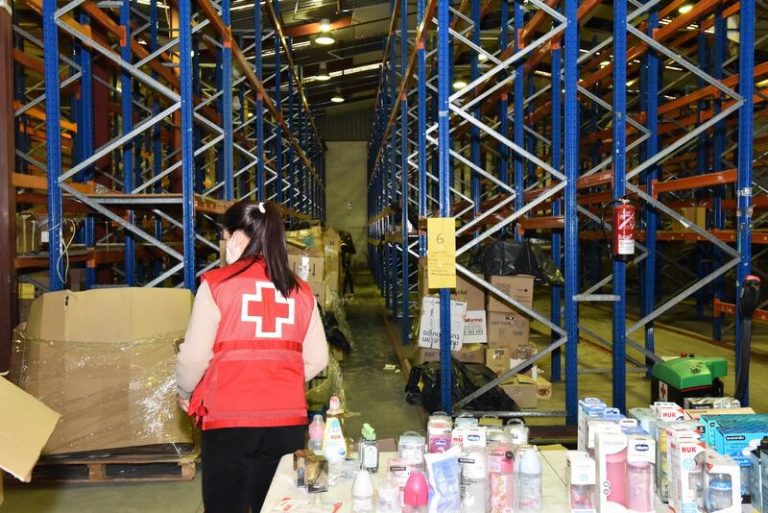 Cruz Roja atiende a más de 3.000 personas y entrega 361.700 euros en ayudas sociales