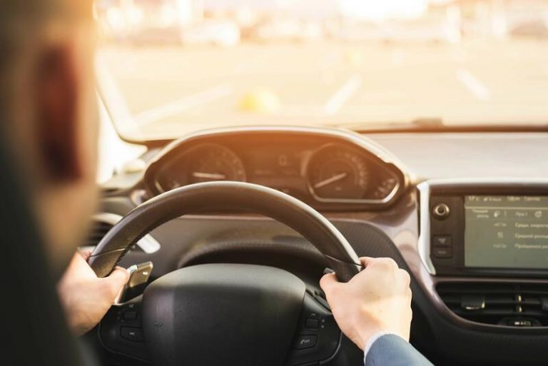 La combinación de alcohol y bebidas energéticas provoca una falsa seguridad al volante