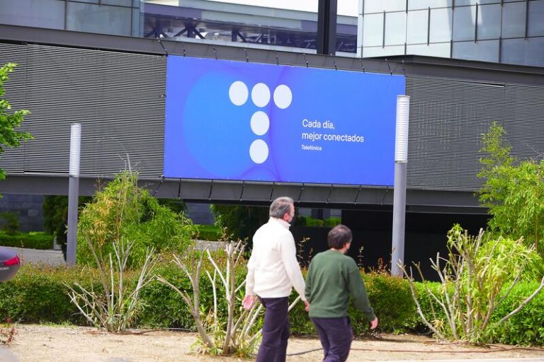 Telefónica se adjudica un primer lote en la subasta 5G de Brasil por 65 millones