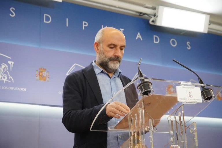 El BNG critica la privatización de servicios de Correos