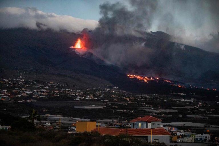 Copernicus lanza el monitoreo 47 del volcán de La Palma, que recoge un leve aumento de las hectáreas afectadas
