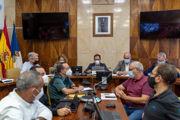 El Gobierno entrega las primeras viviendas en Fuencaliente a familias afectadas