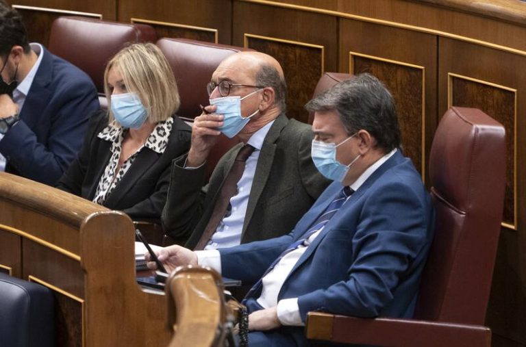 El PNV pide a Sánchez vigilar a las eléctricas ante su sospecha de que dificultan contratos con la industria