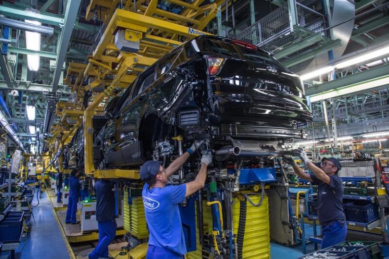 Ford Almussafes vuelve a modificar el calendario de ERTE