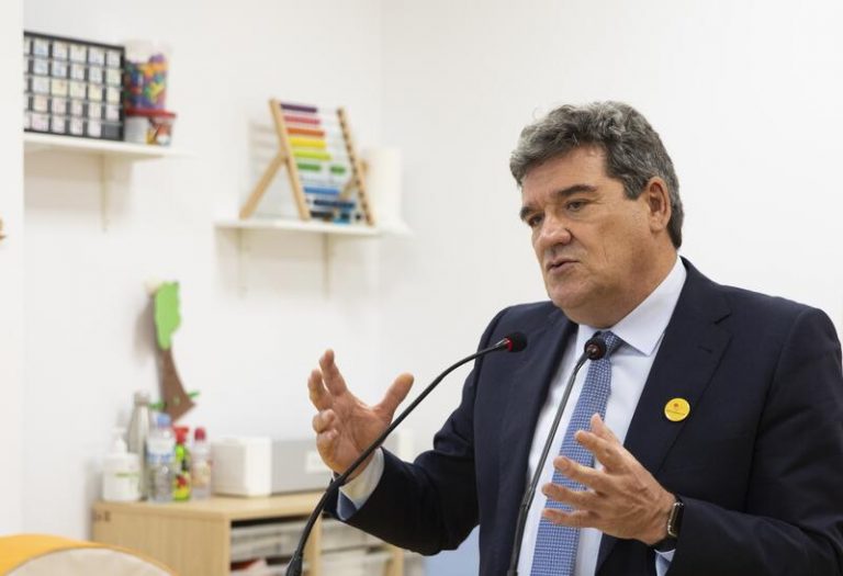 Escrivá asegura que la revalorización de las pensiones con el IPC «está garantizada»