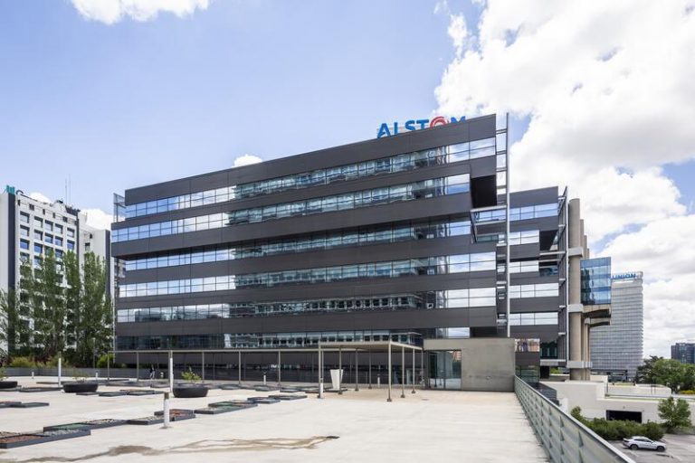 Alstom entra en pérdidas en su primer semestre, con 26 millones
