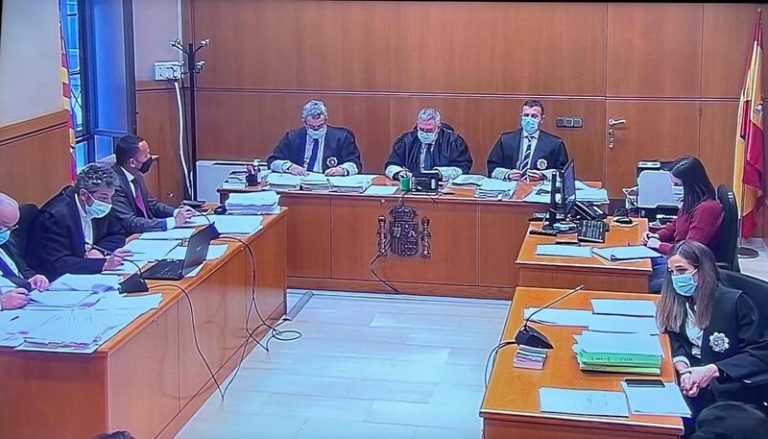 La víctima de una violación en Sant Boi dice que se la llevaron a la fuerza en un maletero