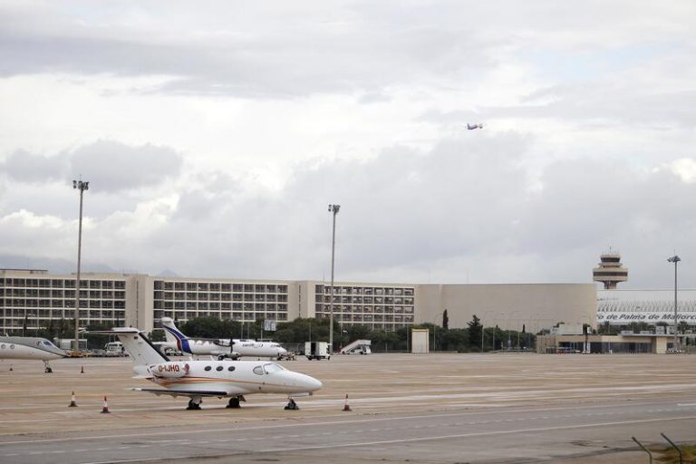 2 pasajeros huidos del avión del incidente en Palma fueron interceptados y devueltos a Marruecos