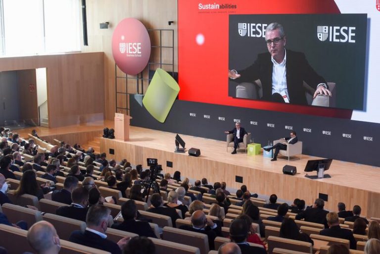 Isla afirma que Inditex quiere desempeñar un papel «clave» en el campo de la sostenibilidad
