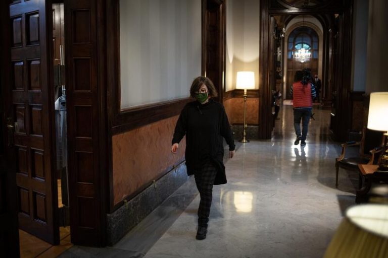 Reguant acusa al Govern de hacer de inmobiliaria «del Hard Rock y la Caixa» en las cuentas