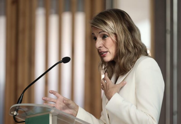 Trabajo cita a los sindicatos del automóvil para tratar los ritmos de trabajo del sector