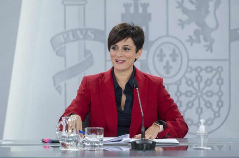 El Gobierno aprueba la ley de servicios de atención al cliente para «no ser atendidos por un robot»